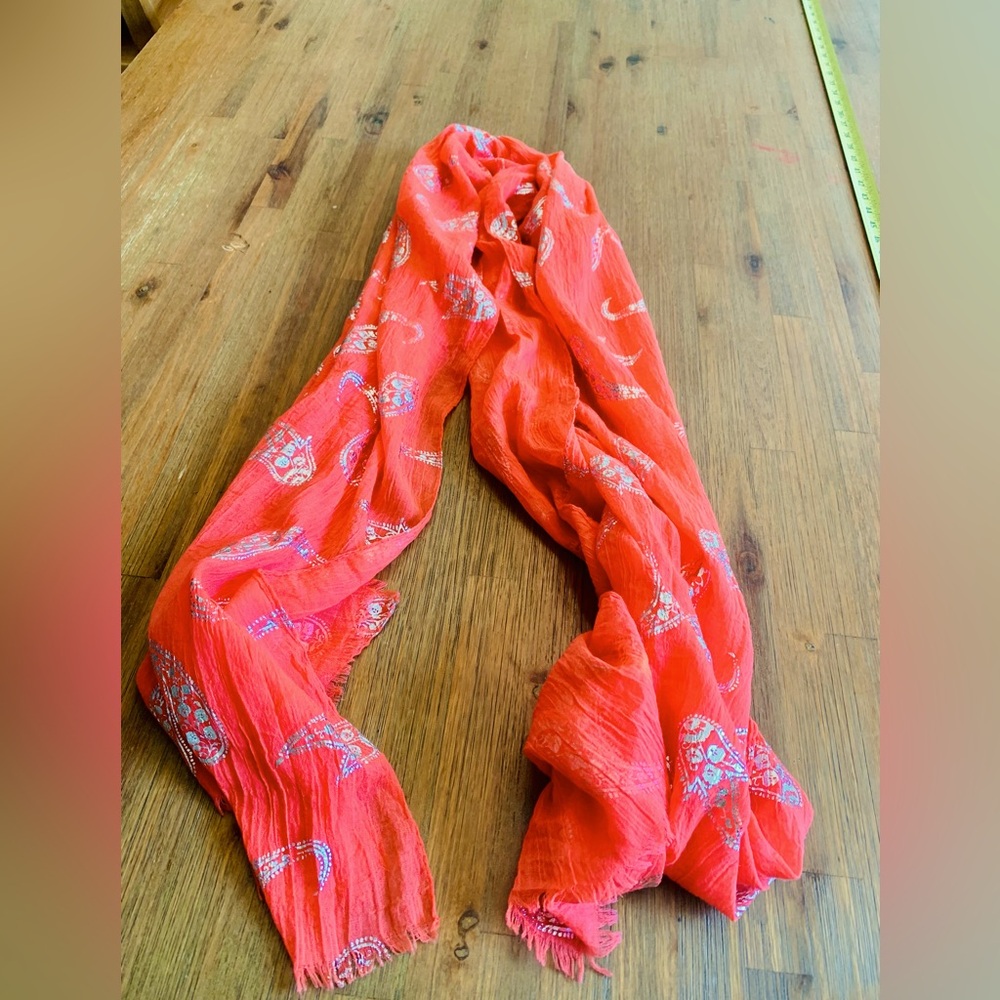 Vibrant coral silver paisley patterned Scarf shawl - Picture 1 of 6